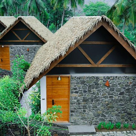 Maayaa Riverside Villa By Kpm Tripenta Attappādi Exteriör bild