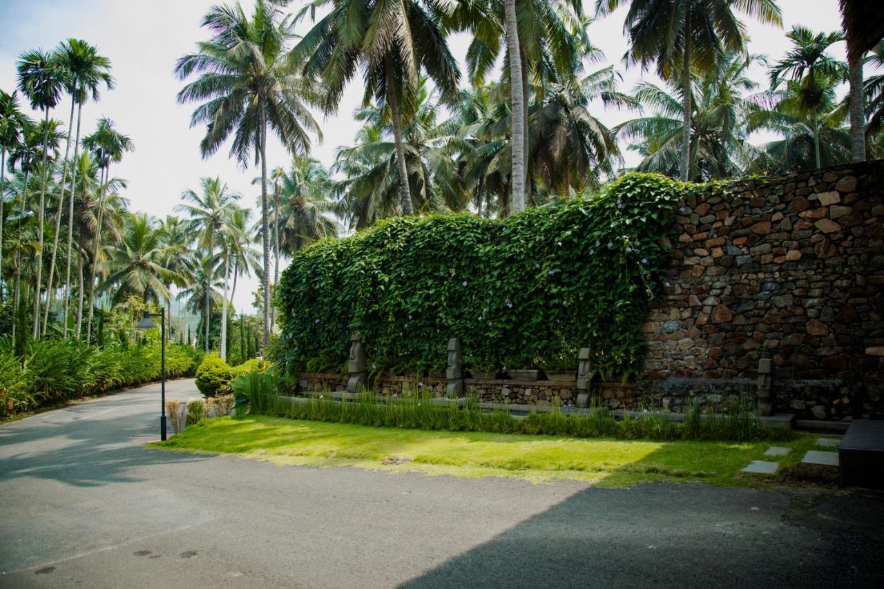 Maayaa Riverside Villa By Kpm Tripenta Attappādi Exteriör bild