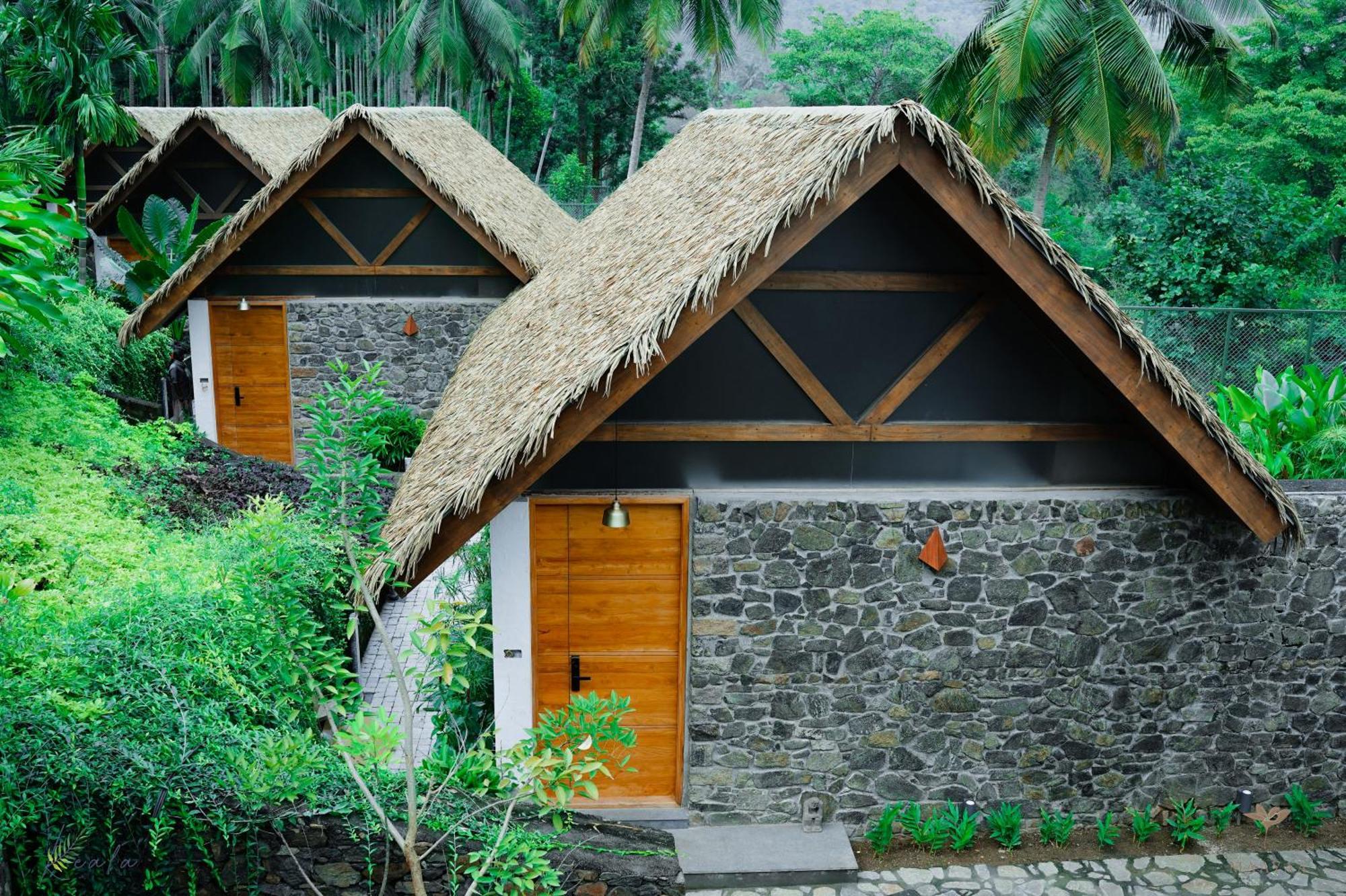 Maayaa Riverside Villa By Kpm Tripenta Attappādi Exteriör bild